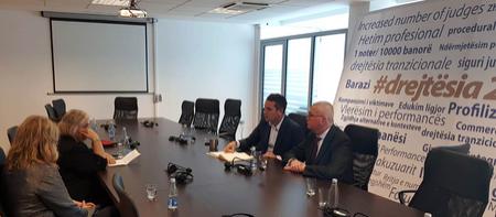 2. Šefica EULEX-a na sastanku sa generalnim direktorom Kazneno-popravne službe Kosova