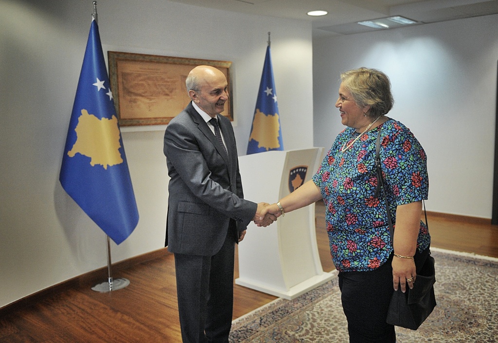 Shefja e EULEX-it u takua me Kryeministrin e Kosovës