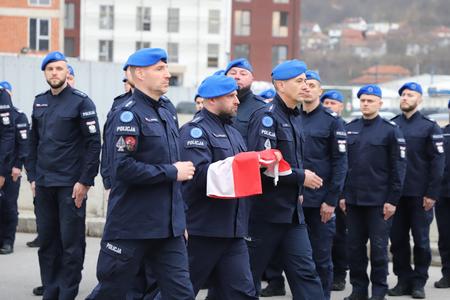 Pjesëtarët e Njësisë Policore të Specializuar të EULEX-it marrin Medaljen e Shërbimit të CSDP-së në prani të Ushtruesit të Detyrës së Komandantit të Përgjithshëm të Policisë së Polonisë