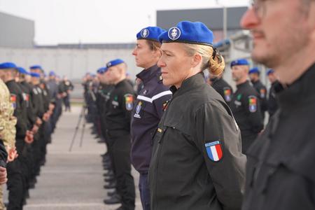 08b. Gendarmes...
