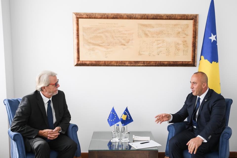 Acting Head of Mission, Bernd Thran holds introductory meeting with Prime Minister Ramush Haradinaj