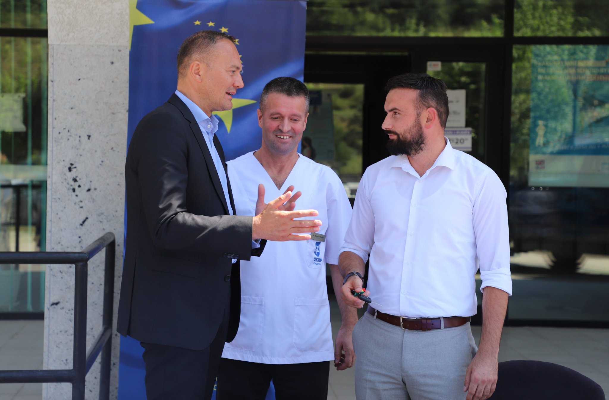 EULEX-i mbështetë Qendrën kryesore të mjekësisë familjare në Kaçanik me dhurimin e një automjeti dhe pajisjeve të TI-së