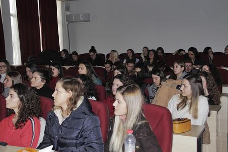 3. EULEX podiže svest o rodno zasnovanom nasilju na Univerzitetima u Prištini i Prizrenu 