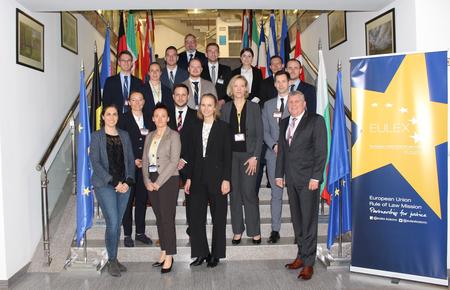 18. EULEX hosts a group of police officers from Germany