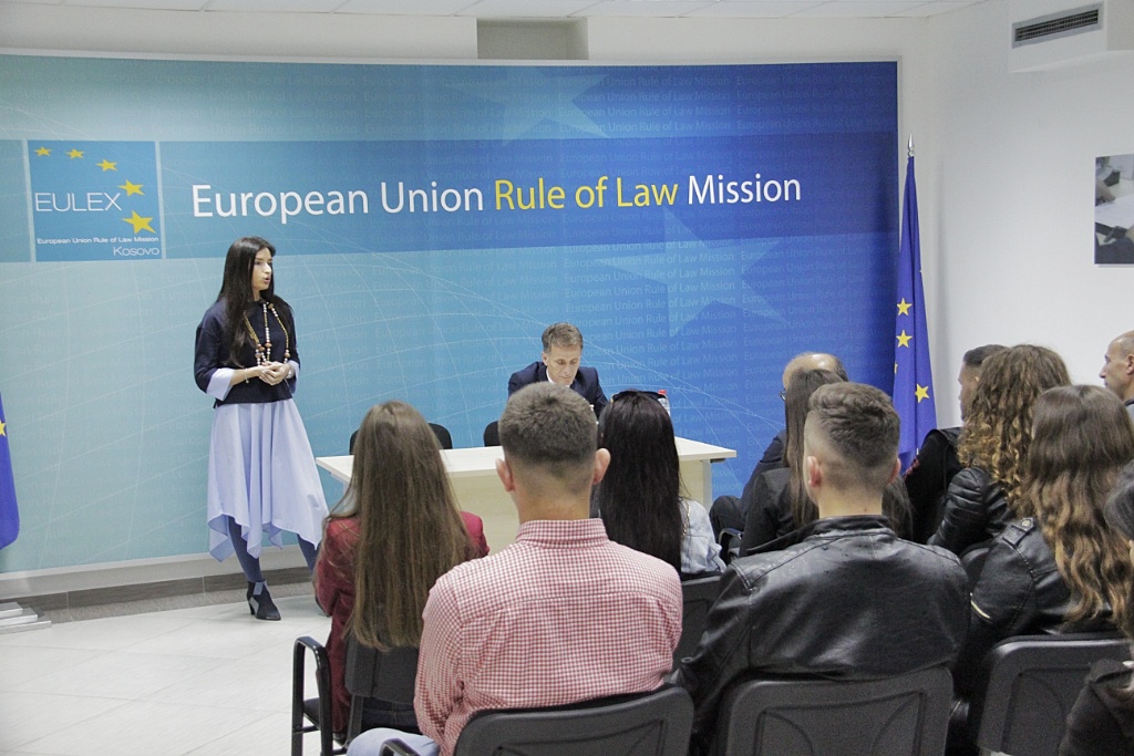 Prizren students welcomed at EULEX
