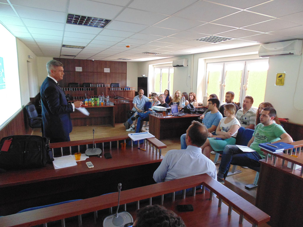Obukom o zastupanju pokrenuta saradnja između EULEX-a i studenata prava Univerziteta Mitrovici