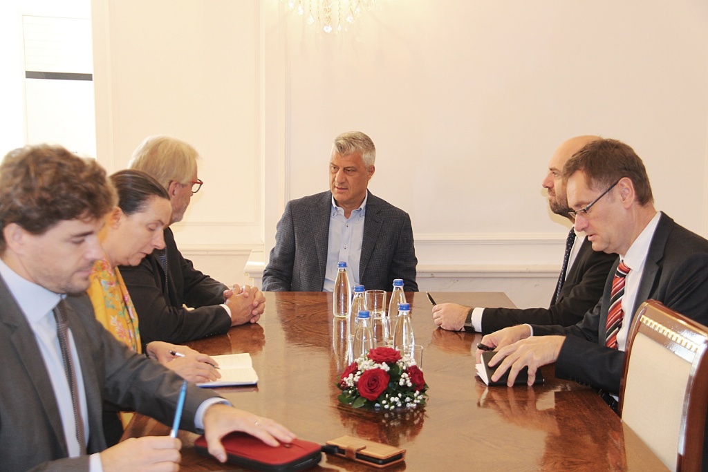 Odlazeći vršilac dužnosti šefa EULEX-a održao oproštajni sastanak sa predsednikom Hašimom Tačijem