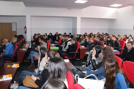 5. EULEX-i ndihmon në rritjen e vetëdijesimit për dhunën në bazë gjinore në Universitetet e Prishtinës dhe Prizrenit