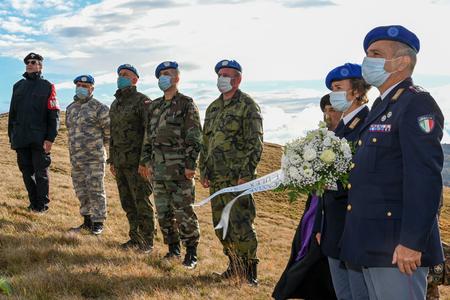 With a wreath laying ceremony, EULEX’s Italian contingent commemorates flight 3275 plane crash victims-1
