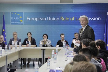 1. Nxënës nga Kosova dhe Gjermania vizitojnë EULEX-in
