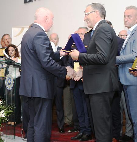 2. Making a difference – EULEX staff receives appreciation award plaque by Kosovo Customs