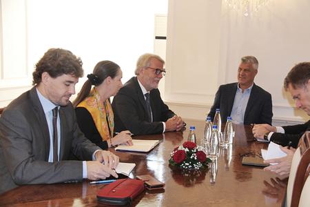 2. Outgoing EULEX Acting Head held farewell meeting with President Hashim Thaçi