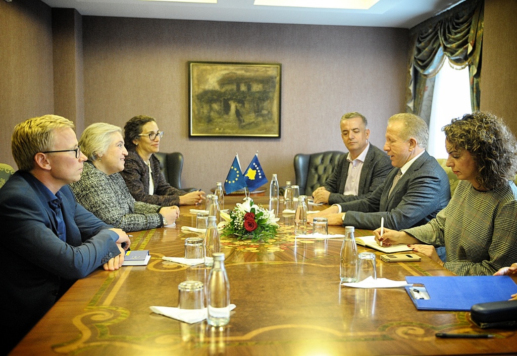 Shefja e EULEX-it u takua me Ministrin e Punëve të Jashtme