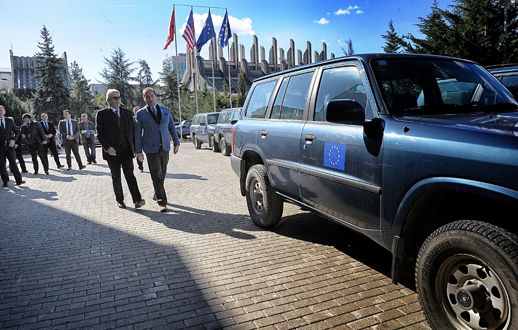 EULEX-i i dhuron automjete Ministrisë së Punëve të Brendshme