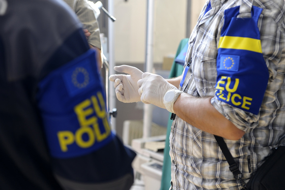 Six arrests and 14 searches in EULEX organised crime investigation <br />   