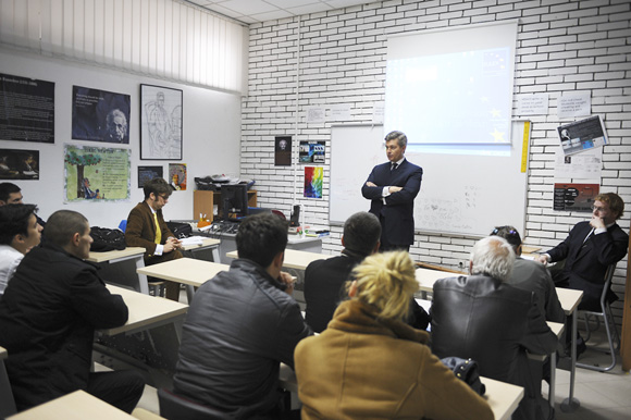 EULEX experts meet students