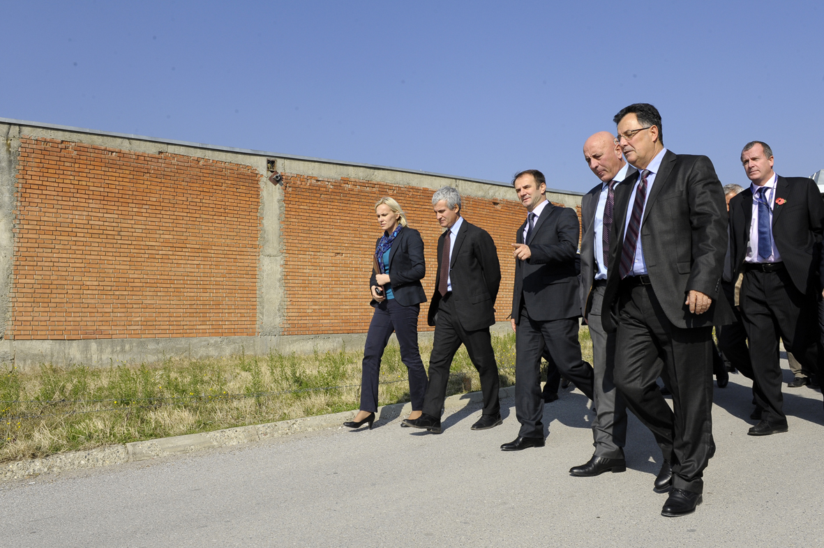 Minster Kuçi and EULEX Head of Justice Component Bonfigli visit Dubrava prison 
